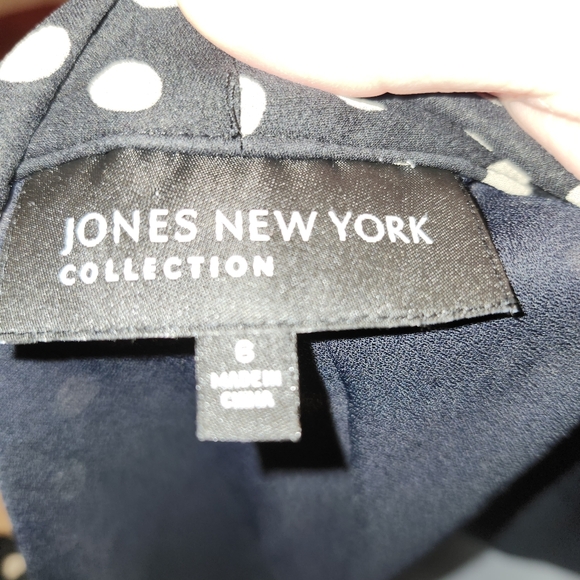Jones New York black and white polka dot silk sleeveless blouse in sz 6 - Picture 14 of 15